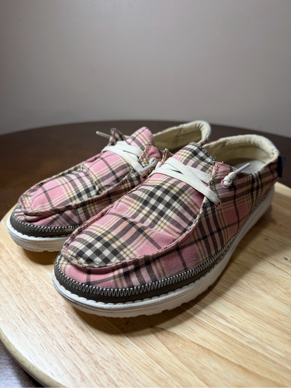 Hey dude women’s Wendy plaid pink shoes